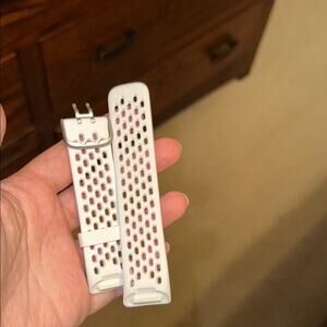 Fitbit White Perforated Wristband Clip